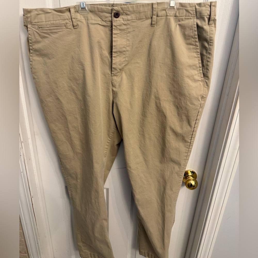 Men’s Broken In American Eagle Khaki pants.